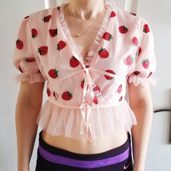 Kawaii Harajuku Lolita Strawberry Crop Top - Picture 4 of 4